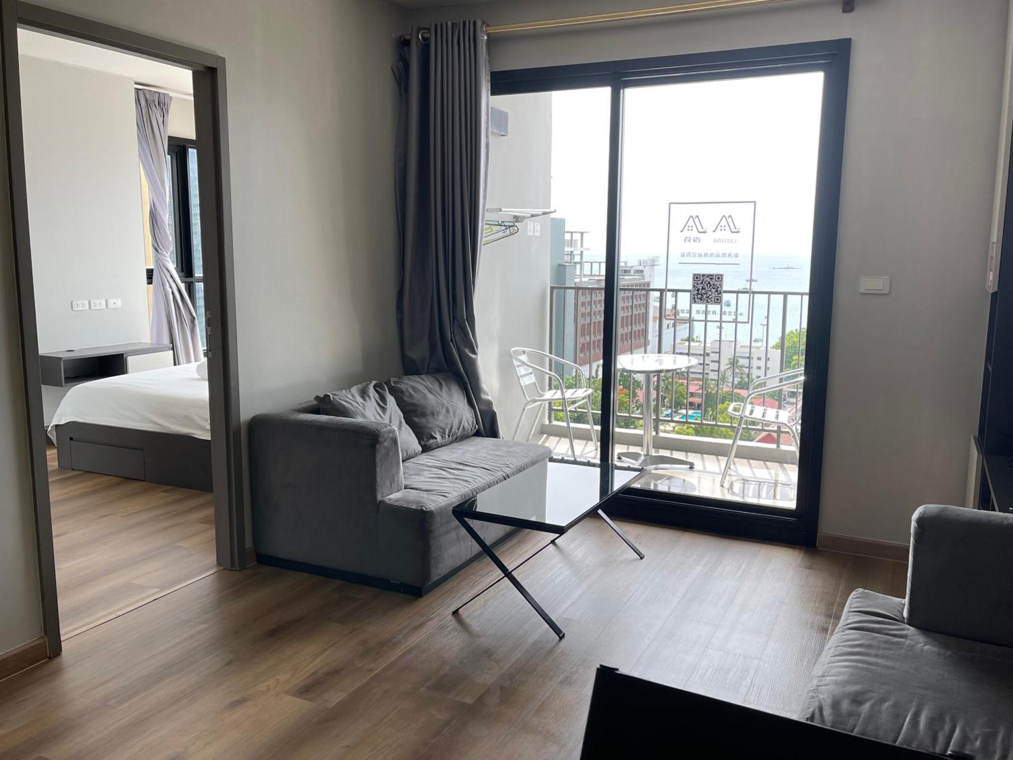 The Base Pattaya By Feng Apartment Exterior photo